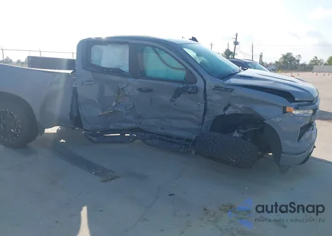 2024 Chevrolet Silverado 1500 z USA, uszkodzony, nr VIN 1GCUDEE82RZ340244